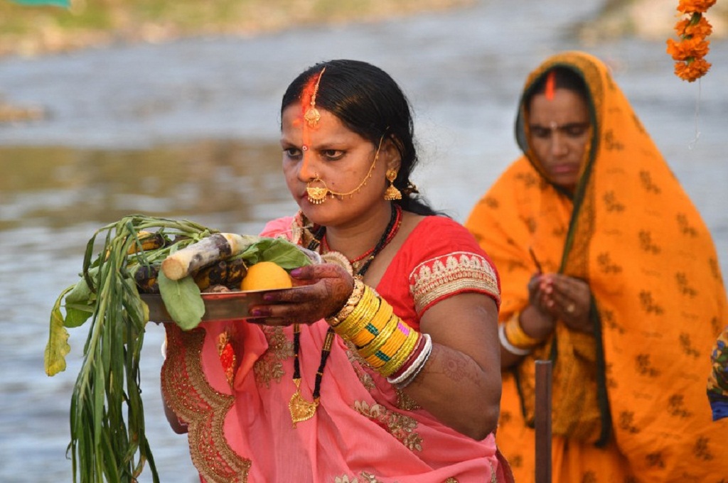 छठ पर्व : जल र सूर्यको पूजाआराधना